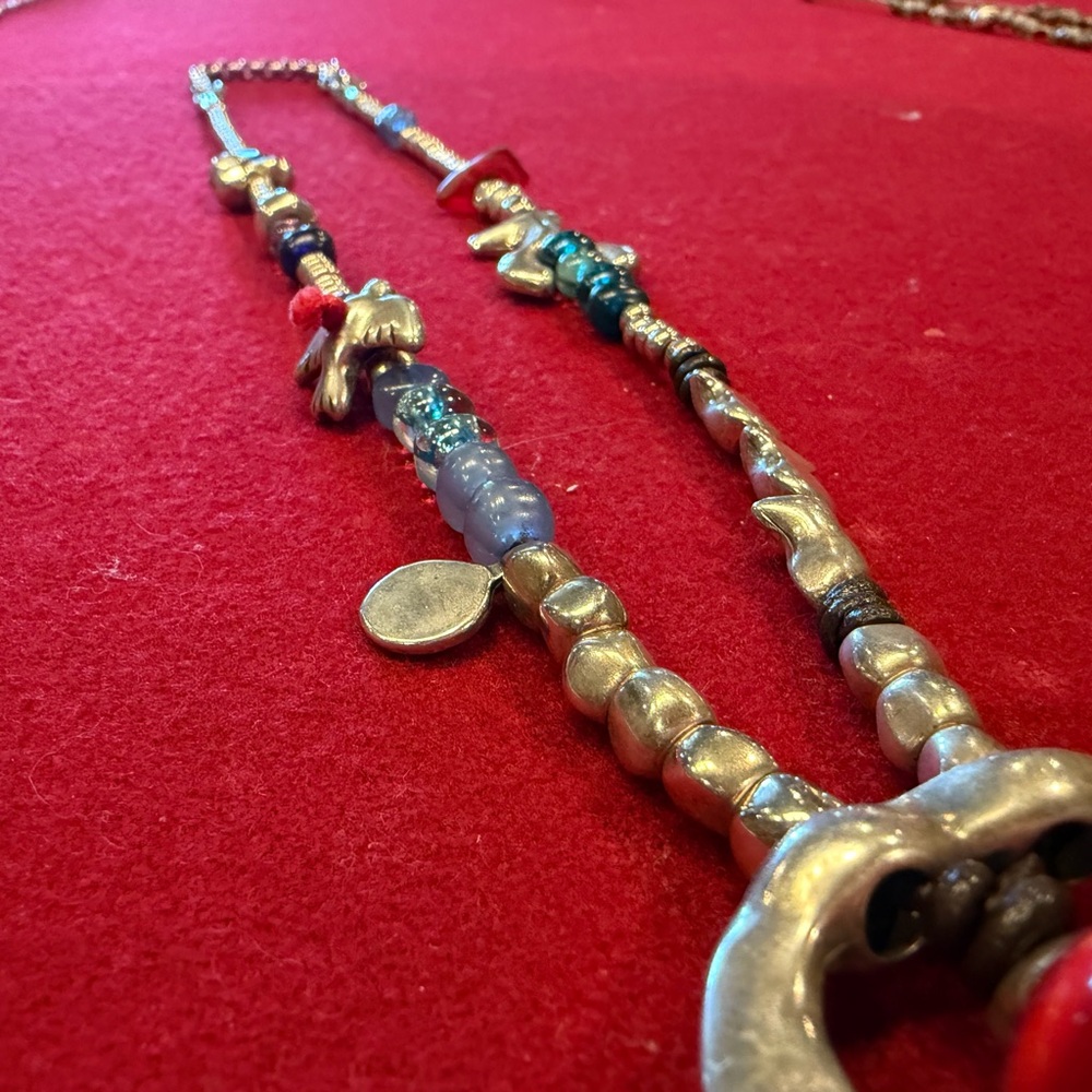 RARE UNO de 50 Silver Necklace with Red and Blue Accents - Mother Earth - Picture 4 of 8